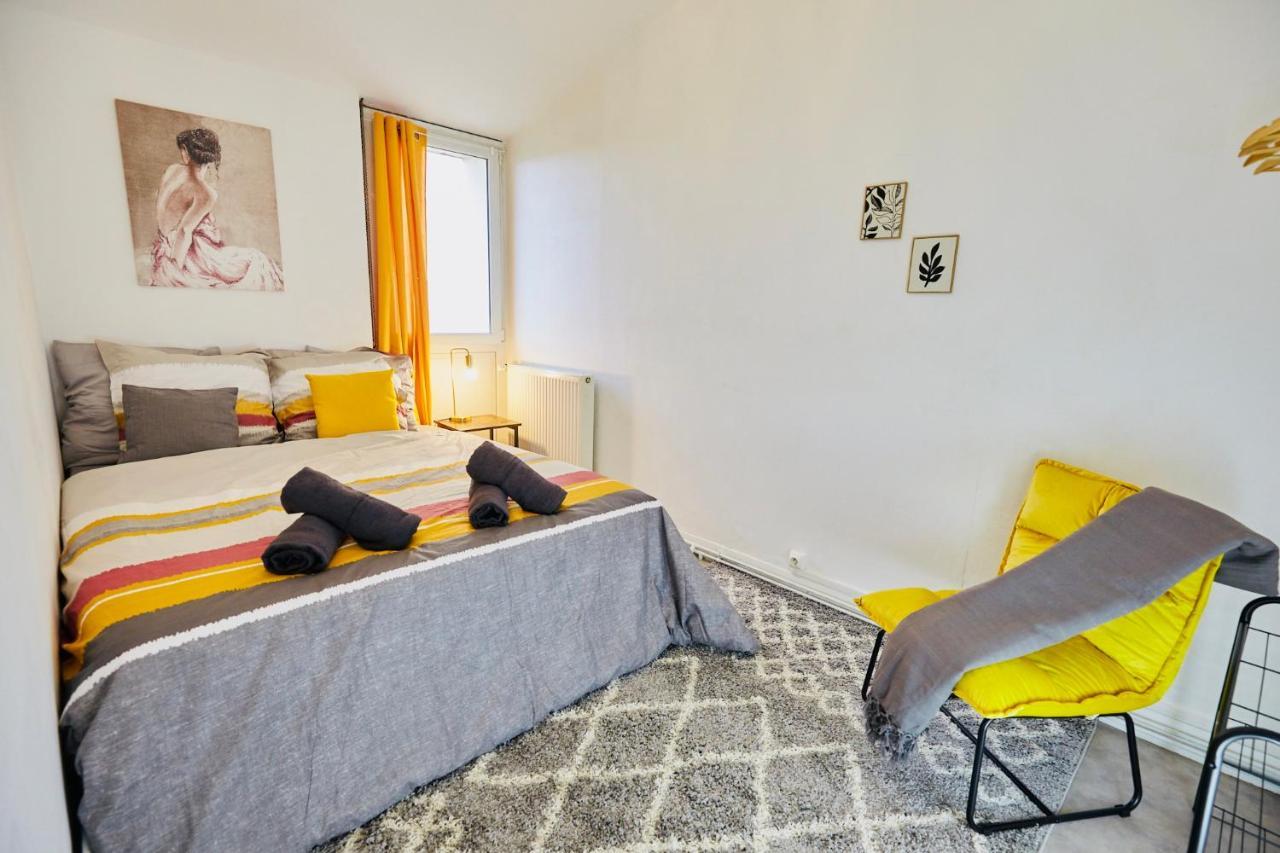 Mona Lisa : Superbe Loft Centre Ville - Parking Gratuit - Wifi Ultra Rapide-Appareil Massage-Netflix-Jeu Societe Troyes Eksteriør billede